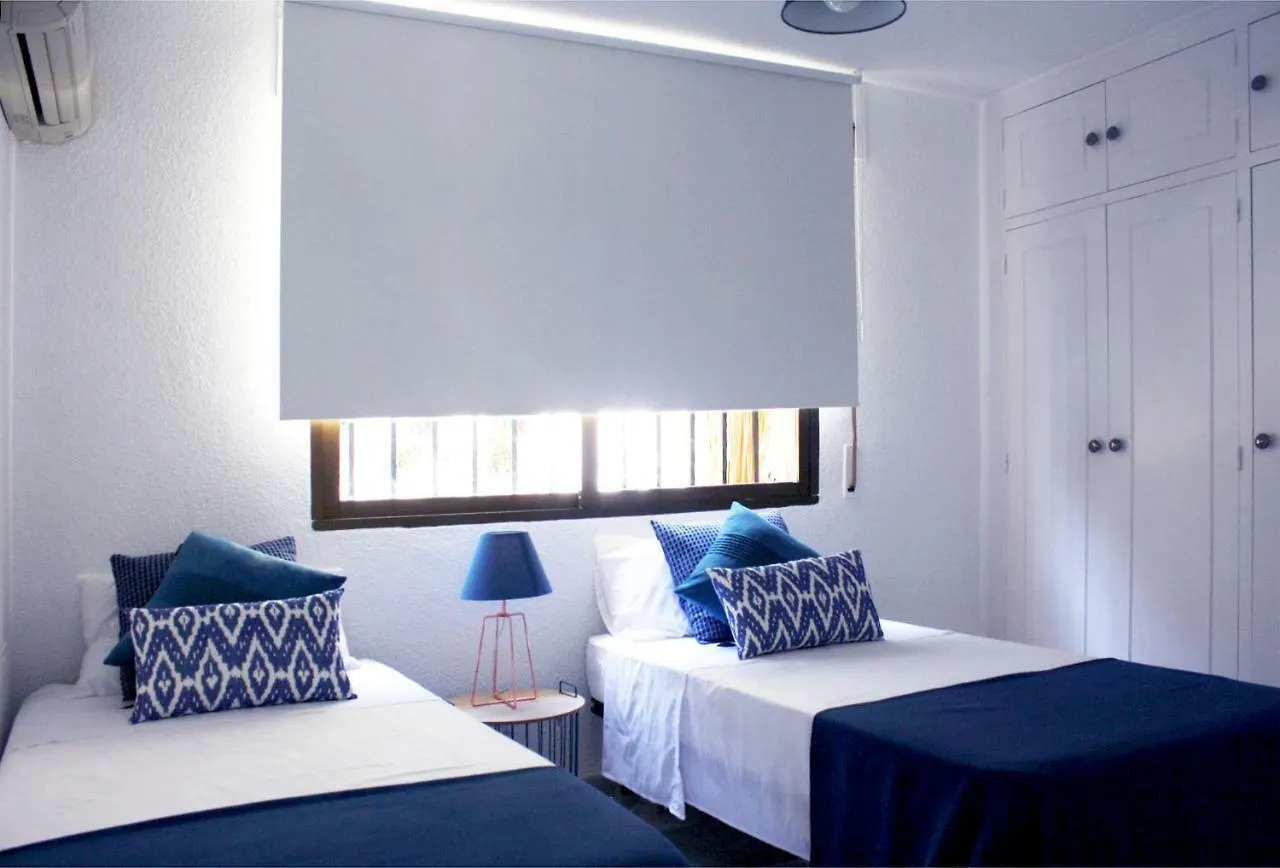 The Garden & Pool House-Banus Villa Marbella 0*,  Spain